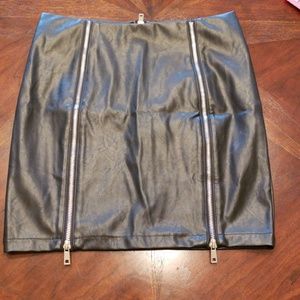 Parisian Collection Faux Leather Zipper Mini Skir